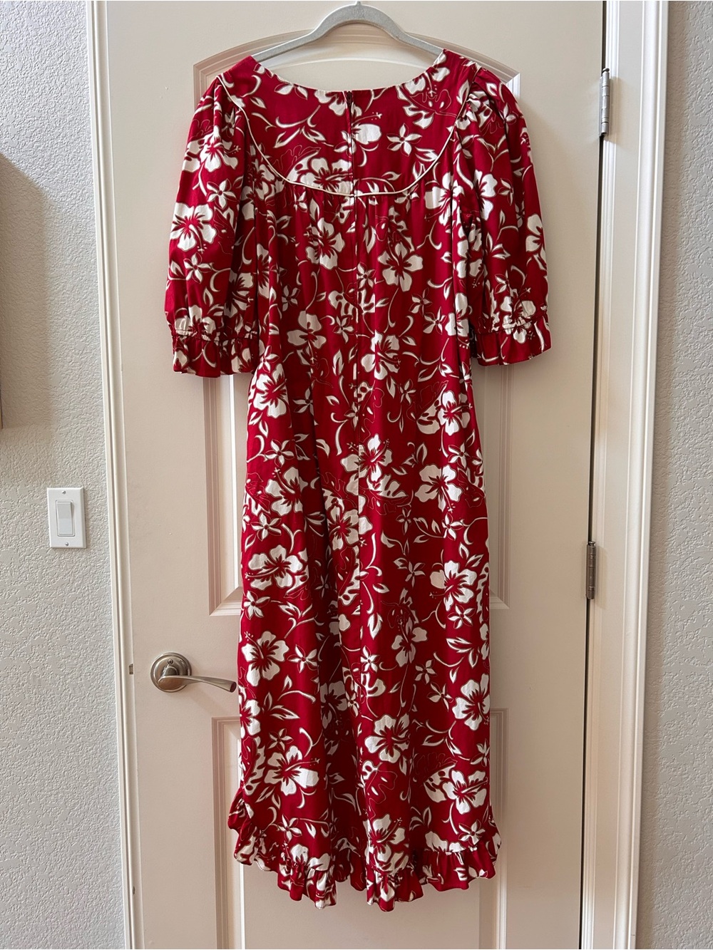 Hilo Hattie The Hawaiian Original Muumuu bold red hibiscus print dress. Ruffles - Picture 4 of 8